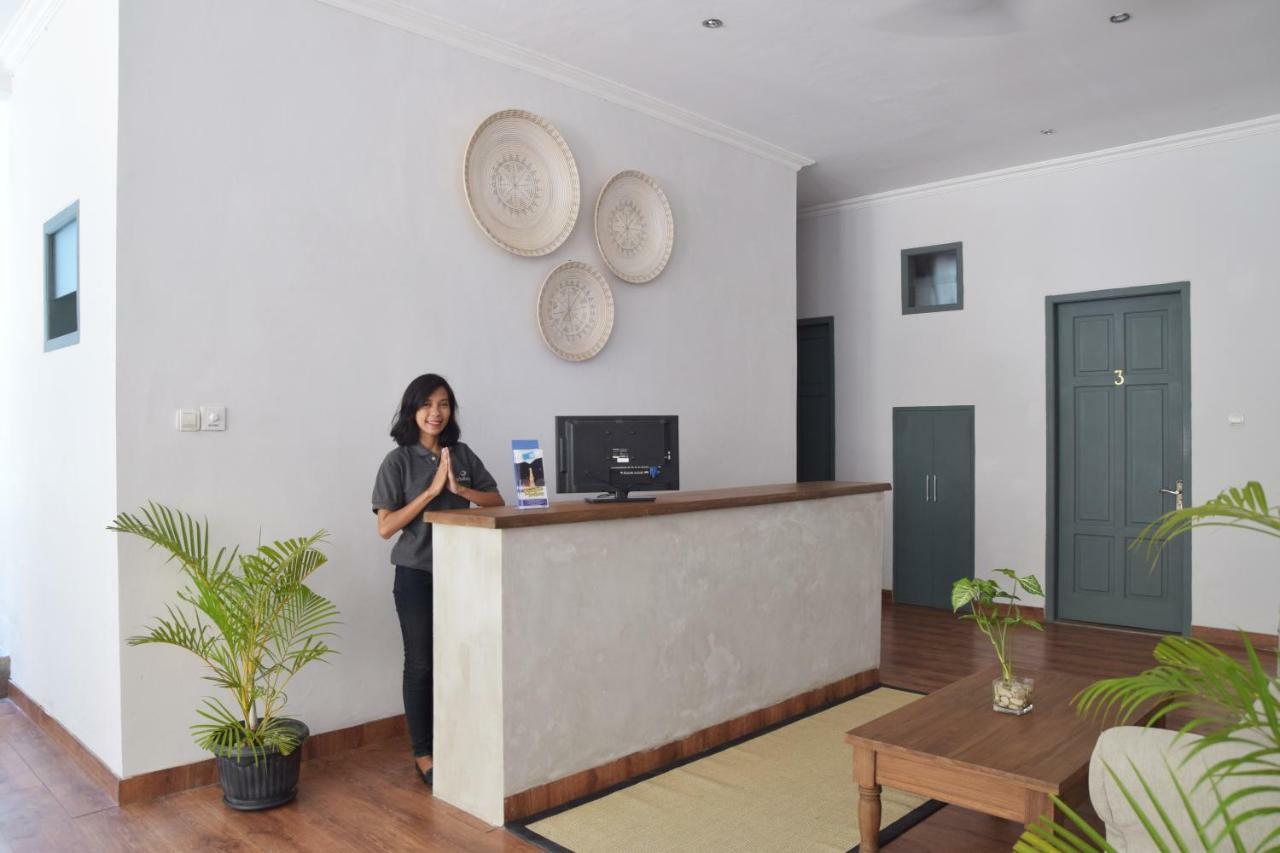 Grhatama Guest House Yogyakarta Exterior photo